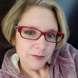 Meet your Posher, Debra